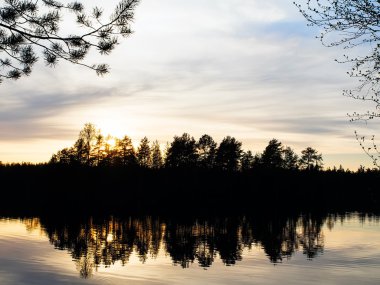 Karelya göl kenarında dinlenmek için güzel bir yer