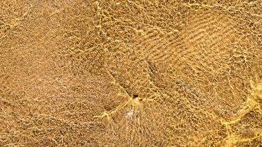 Su yüzeyinde Ripples parlayan