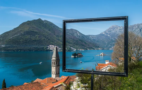 Hermoso casco antiguo Perast con dos islas —  Fotos de Stock