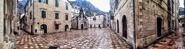 Kotor 'un boş sokakları