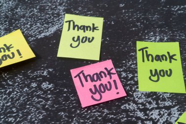 Bir metin ile yapışkan bir not Teşekkür ederim