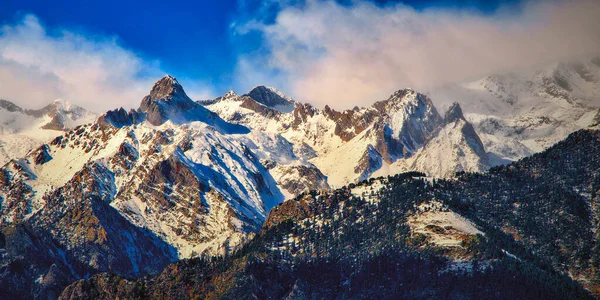 Montanhas Nevadas Inverno Perto Benasque Espanha Fotos De Bancos De Imagens