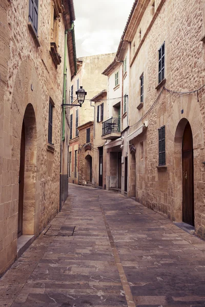 Street of the Alcudia village in Mallorca. Spain — Stock Photo, Image