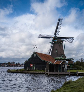 Hollanda Zaanse Schans, Hollanda 'dan dönen yel değirmeni