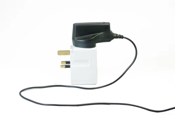 Üç şekilde elektrik prizine