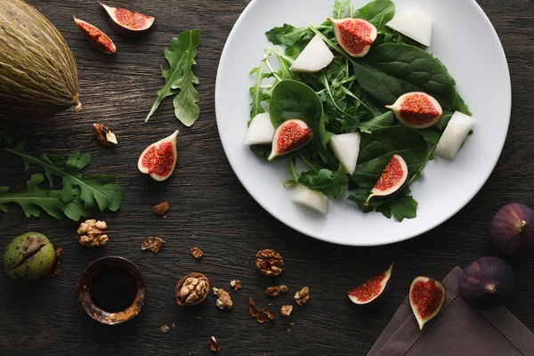 Salat mit Melone und Feige — Stockfoto