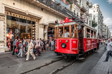 Istanbul, Türkiye - 8 Ağustos 2015: ecek biri tramvay
