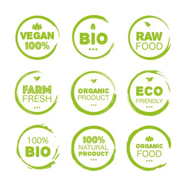 Taze sağlıklı organik vejetaryen yiyecekler doğrusal grunge logo etiketleri ve etiketleri farklı tasarım ve yeşil renkte. Vektör el çizilmiş nesneler