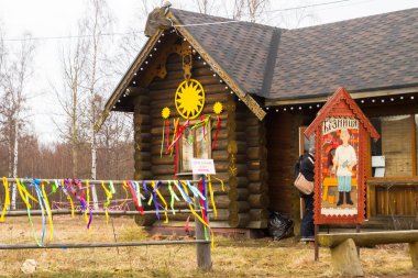 Rus köyün ahşap binalar