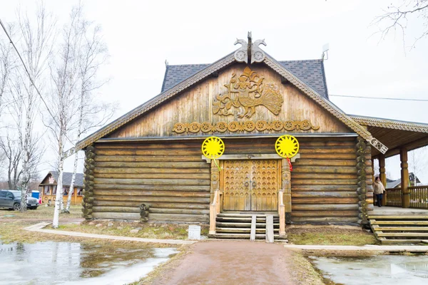 Wooden buildings in the Russian village — Stock Photo, Image