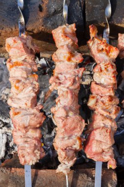 Domuz eti yemek et şiş dilimlenmiş