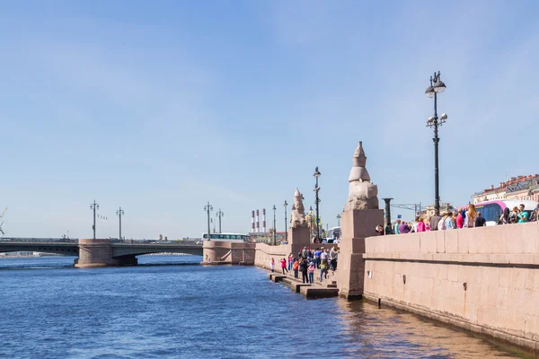 Lieu célèbre avec Sphinxes près du pont Blagoveshchensky à Sunny — Photo