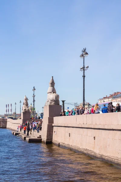 Lieu célèbre avec Sphinxes près du pont Blagoveshchensky à Sunny — Photo