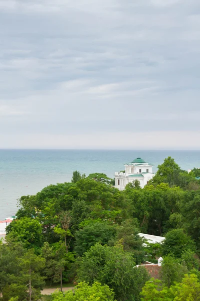 Черноморская набережная с высоты птичьего поддона — стоковое фото