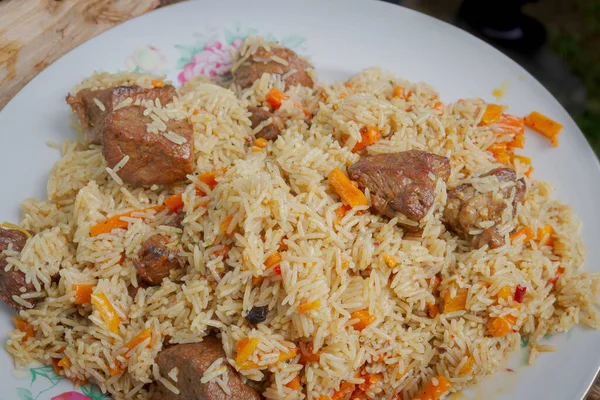 Kochen Pilaf Kessel Auf Dem Grill Draußen Sommer — Stockfoto