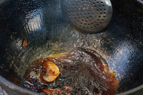 Főzés Pilaf Egy Üstben Grill Kívül Nyáron — Stock Fotó