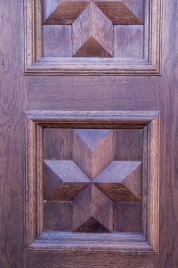 Tahta kapı.