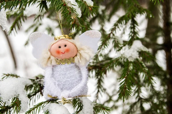 Der Engel auf dem Weihnachtsbaum — Stockfoto