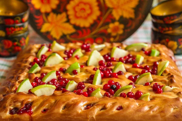 Pie with apples and cranberries — Stock Photo, Image