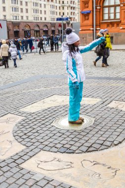 Kırmızı kare üzerinde Sıfır kilometre, dilek yapma.