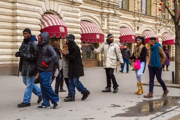 Tourists African Americans on the red square — Stock Photo, Image