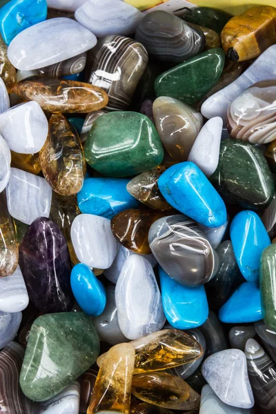 Piedras de colores naturales de diferentes razas — Foto de Stock