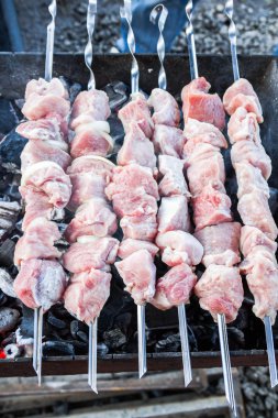 Şiş Kebap Şiş Şiş Pişiriyorum