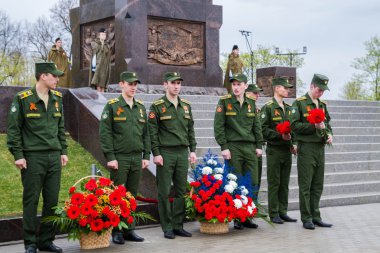 Açılması Stella ve çelenk memor döşeme