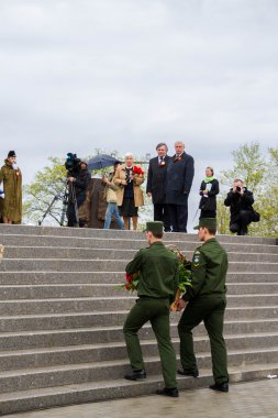 Açılması Stella ve çelenk memor döşeme