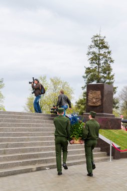 Açılması Stella ve çelenk memor döşeme