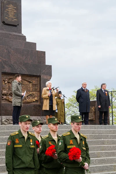 Açılması Stella ve çelenk memor döşeme