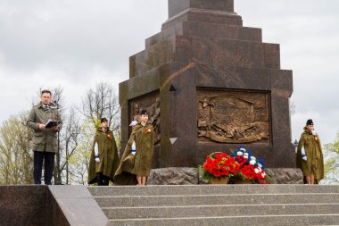 Açılması Stella ve çelenk memor döşeme