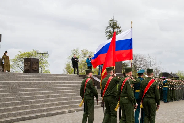 ロモノソフ ロシア 2015 日サンクトペテルブルク市ステラと記念日に花輪の置くことの開口部 — ストック写真