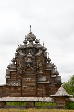 Leningrad bölgesi, vsevolozhsky bölgesi, Rusya, 17 Mayıs 2015. Nevsky parclass. şefaat Kilisesi.