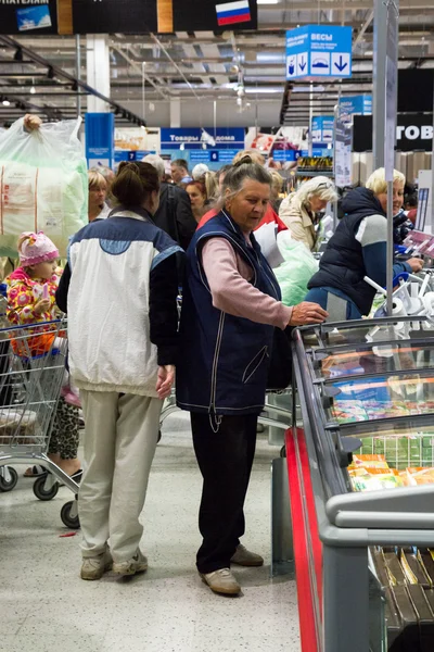 ロステレコム ハイウェイ フィンランド店 Ruoka をオープン. — ストック写真