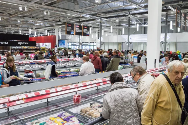 ロステレコム ハイウェイ フィンランド店 Ruoka をオープン. — ストック写真