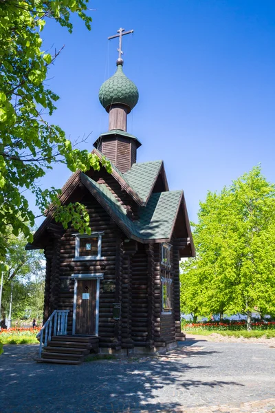 Wooden Church near the Cathedral of Peter and Paul in Sestrorets — Stock Photo, Image