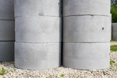 Bir kuyunun dibinde bina inşası için yüzük