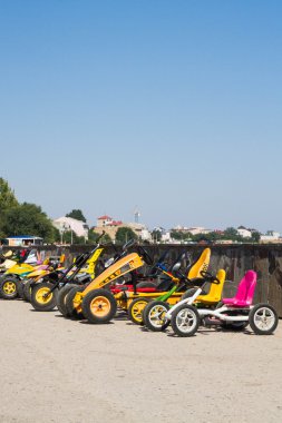 Kiralık deniz kenarında Promenade elektrikli arabalar