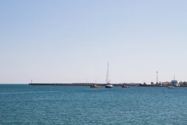 Evpatoria, Kırım, 30 Ağustos 2015. Yevpatoriya, Kırım 'daki Karadeniz kıyısındaki gezinti güvertesi..