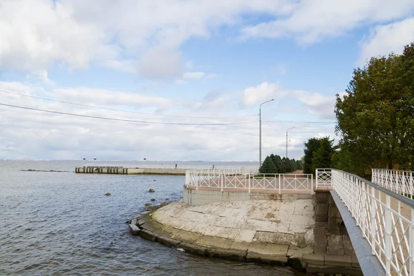 Финский залив в парке Петергоф — стоковое фото