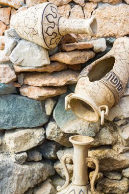 Antik vazo içinde taş dekorasyon