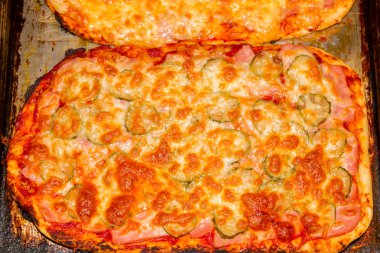 Topingler çeşitli pizza pişirme