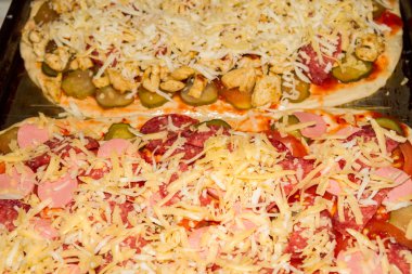 Topingler çeşitli pizza pişirme
