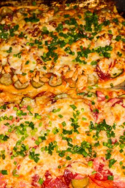 Topingler çeşitli pizza pişirme