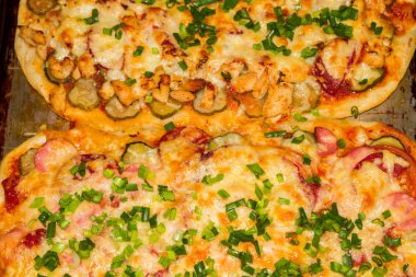 Topingler çeşitli pizza pişirme