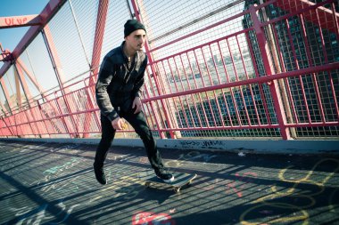 Kaykaycı köprüde cruise