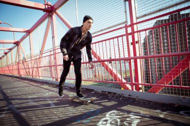 Kaykaycı köprüde cruise