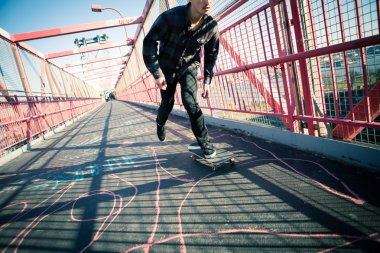 Kaykaycı köprüde cruise