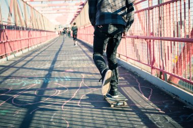 Kaykaycı köprüde cruise